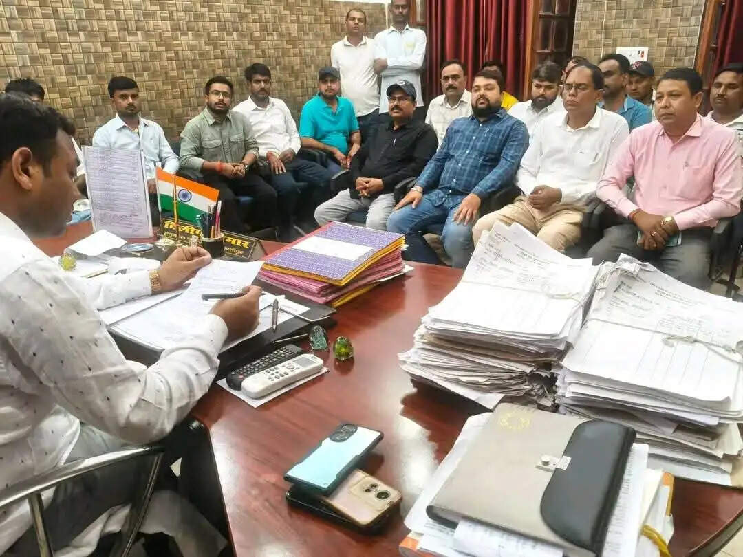 गैस वितरक एजेंसियों के साथ महत्वपूर्ण बैठक