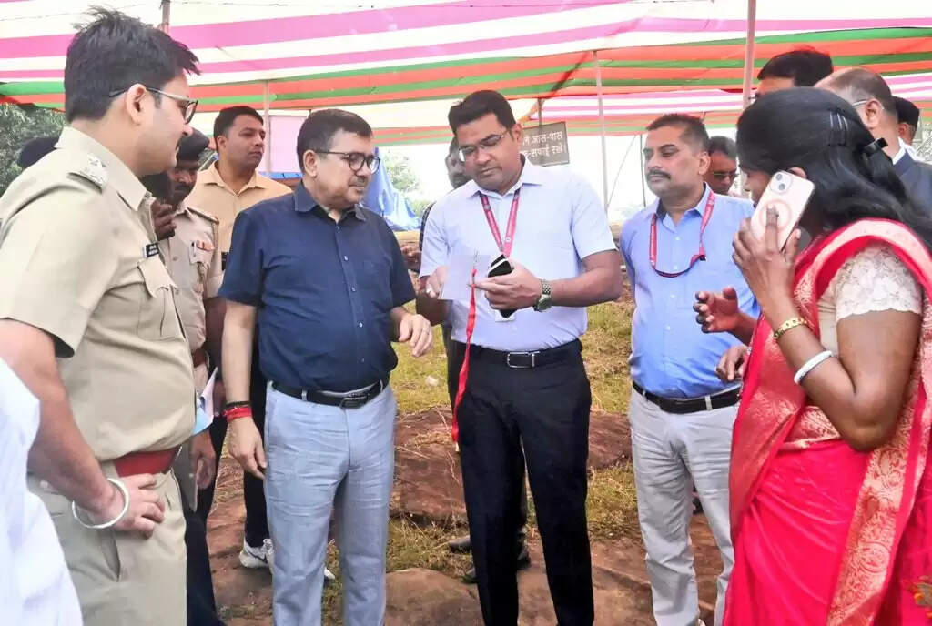 लुगुबुरू महोत्सव की तैयारियों का डीसी-एसपी ने किया निरीक्षण