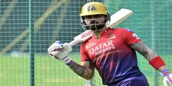 आईपीएल 2025: प्लेऑफ की रेस में आरसीबी को चाहिए जीत, हारते ही बाहर हो जाएगी केकेआर