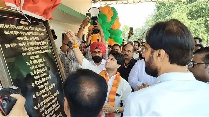 क्षेत्र के नागरिकों की समस्या का समाधान करना जनसुनवाई कार्यक्रम का मुख्य उद्देश्यः ज्योतिरादित्य सिंधिया