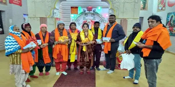 फतेहाबाद : वाल्मीकि मंदिर में पूजा के बाद शुरू किया अक्षत वितरण