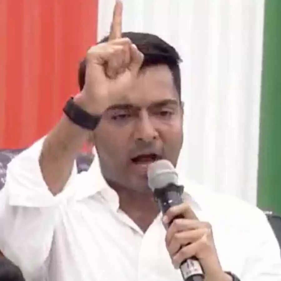 अभिषेक बनर्जी ने लोगों को भाजपा नेताओं के खिलाफ हिंसा के लिए उकसाया, खुदकुशी करने वाले शख्स के परिवार से मिले