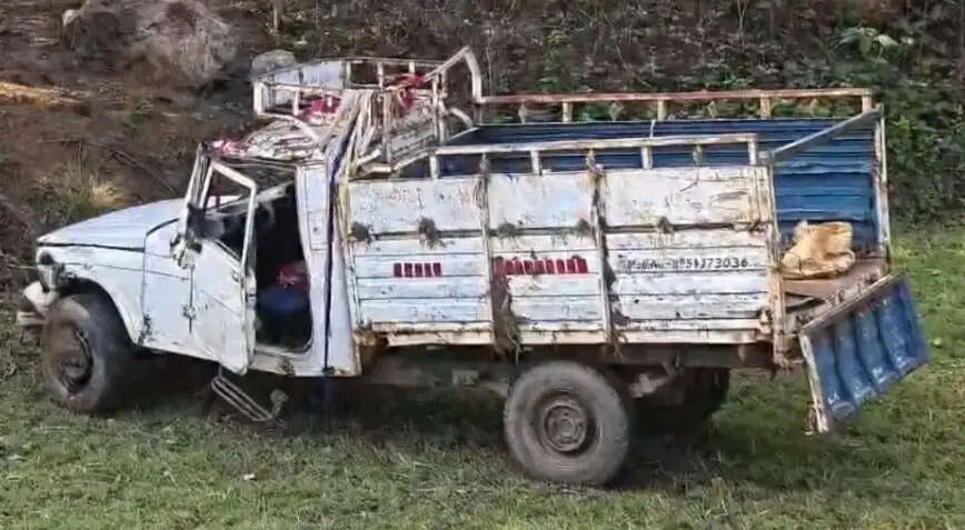(अपडेट) पश्चिमी सिंहभूम में बारातियों से भरी पिकअप पलटी, दो लोगों की मौत, छह घायल
