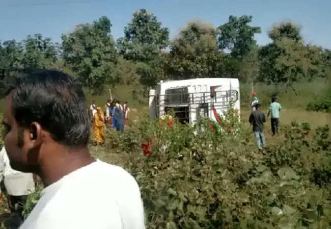 मप्रः कटनी हादसे पर जिला प्रशासन का एक्शन, बस मालिक एवं वाहन चालक के विरूद्ध एफआईआर दर्ज