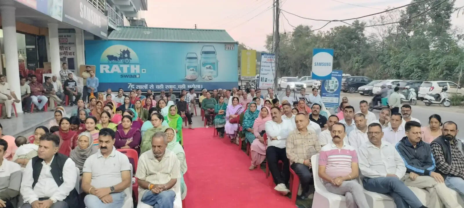 बारल-लोहारडा में सीवरेज, पक्की सड़क, नालियों और अन्य सुविधाओं के लिए देंगे बजट : सुनील शर्मा बिट्टू