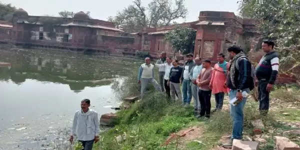 रूपवास के शाही तालाब का सिचाई विभाग की टीम ने किया निरीक्षण, जल्द होगा कायापलट