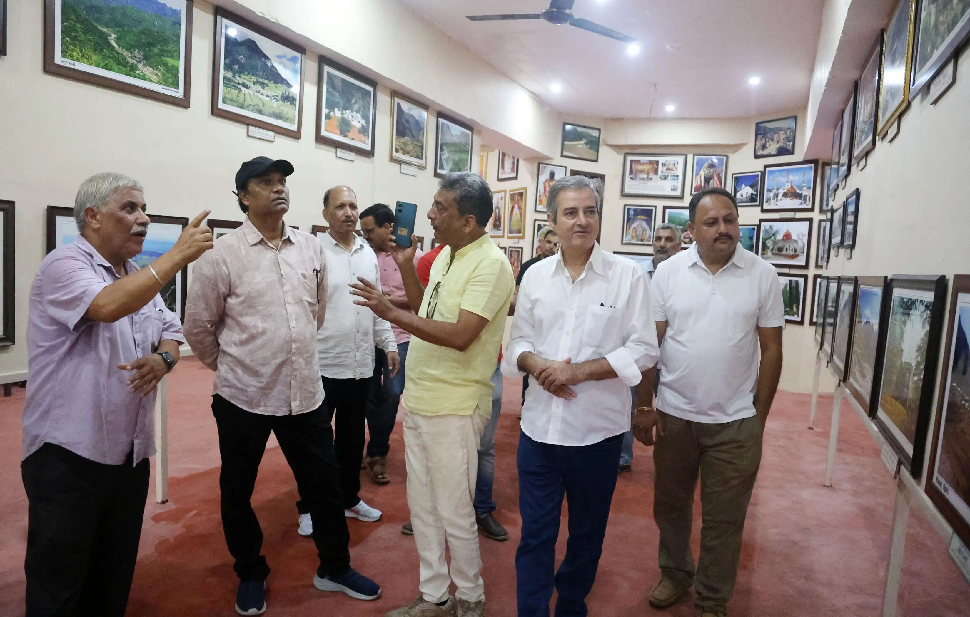 देवभूमि फिल्म फेस्टिवल में फिल्मी हस्तियों ने सराहा मंडी की हिमाचल दर्शन फोटो गैलरी का वैभव