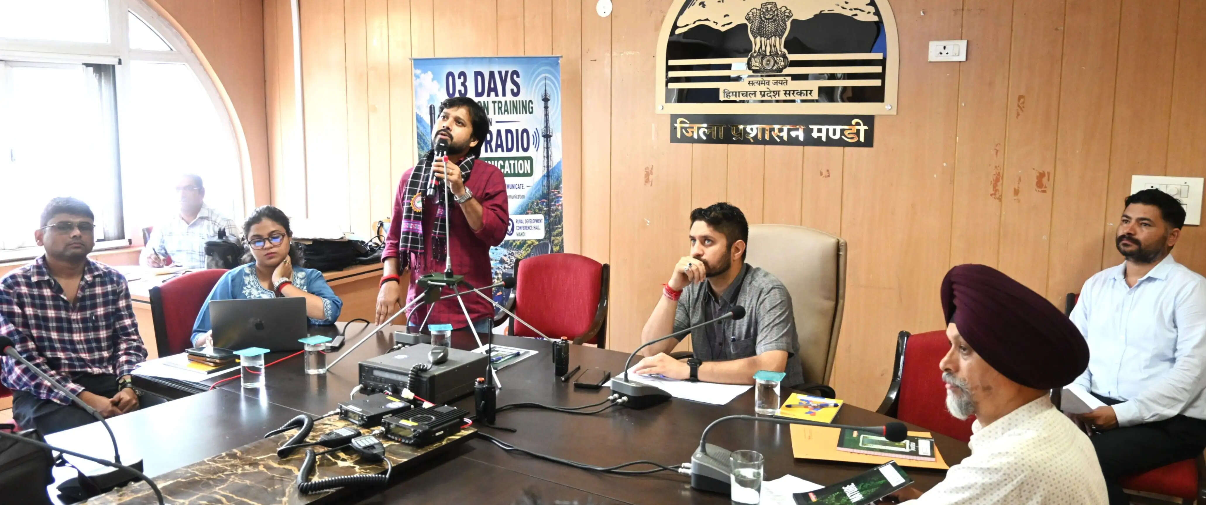 हैम रेडियो आपदा के समय वैकल्पिक संचार का विश्वसनीय माध्यम : अपूर्व देवगन