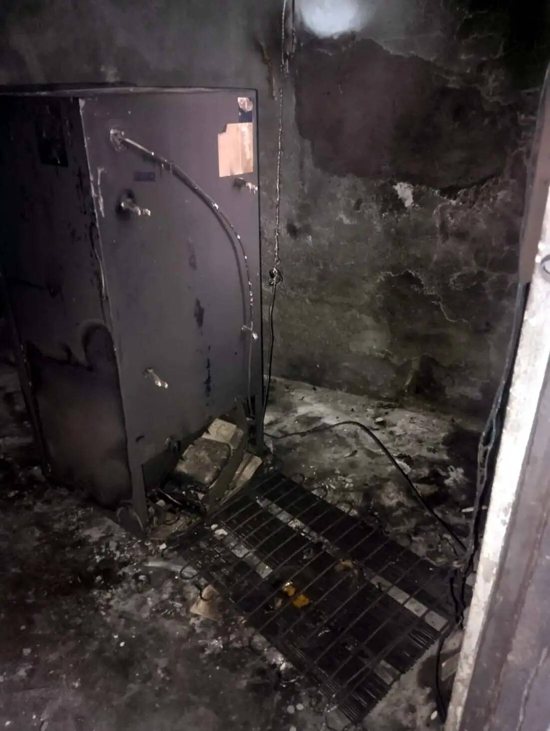 हांसी : घर में आग लगने से जलकर बुर्जुग महिला की मौत, मां को बचाते समय बेटा भी झुलसा