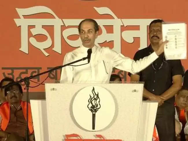 बालासाहेब की शाल धारण करने से कोई बालासाहेब नहीं बन जाता: उद्धव ठाकरे