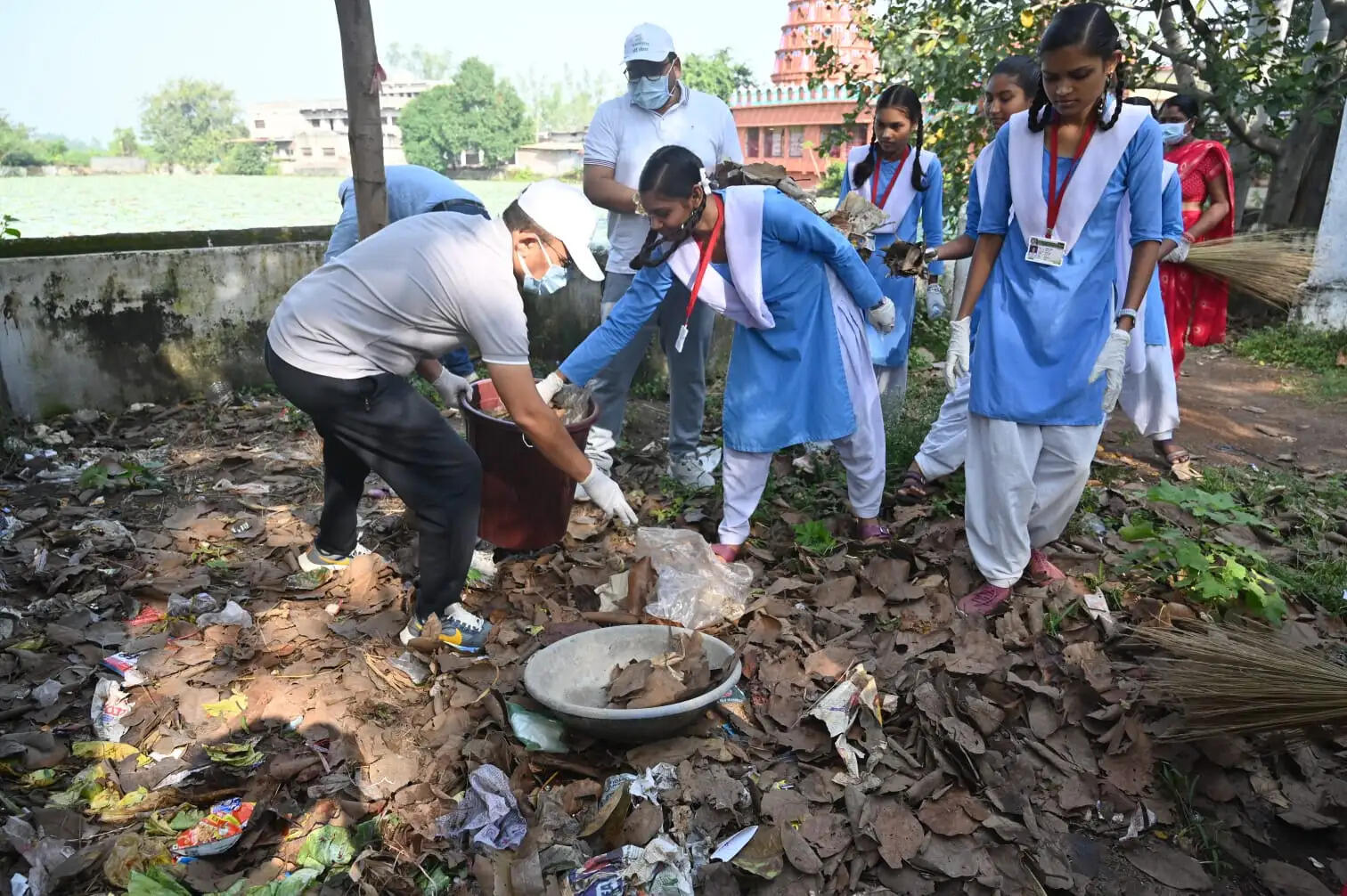 सेवा संकल्प अभियान में जांजगीर-चांपा बना स्वच्छता का सहभागी, कलेक्टर समेत जनप्रतिनिधियों ने किया श्रमदान