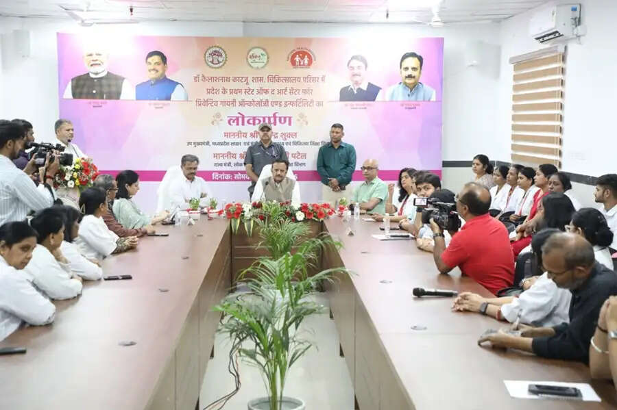 “किशोरी से मातृत्व तक महिलाओं के हर चरण में स्वास्थ्य सुरक्षा सुनिश्चित करेगा शक्ति केंद्र : उप मुख्यमंत्री शुक्ल