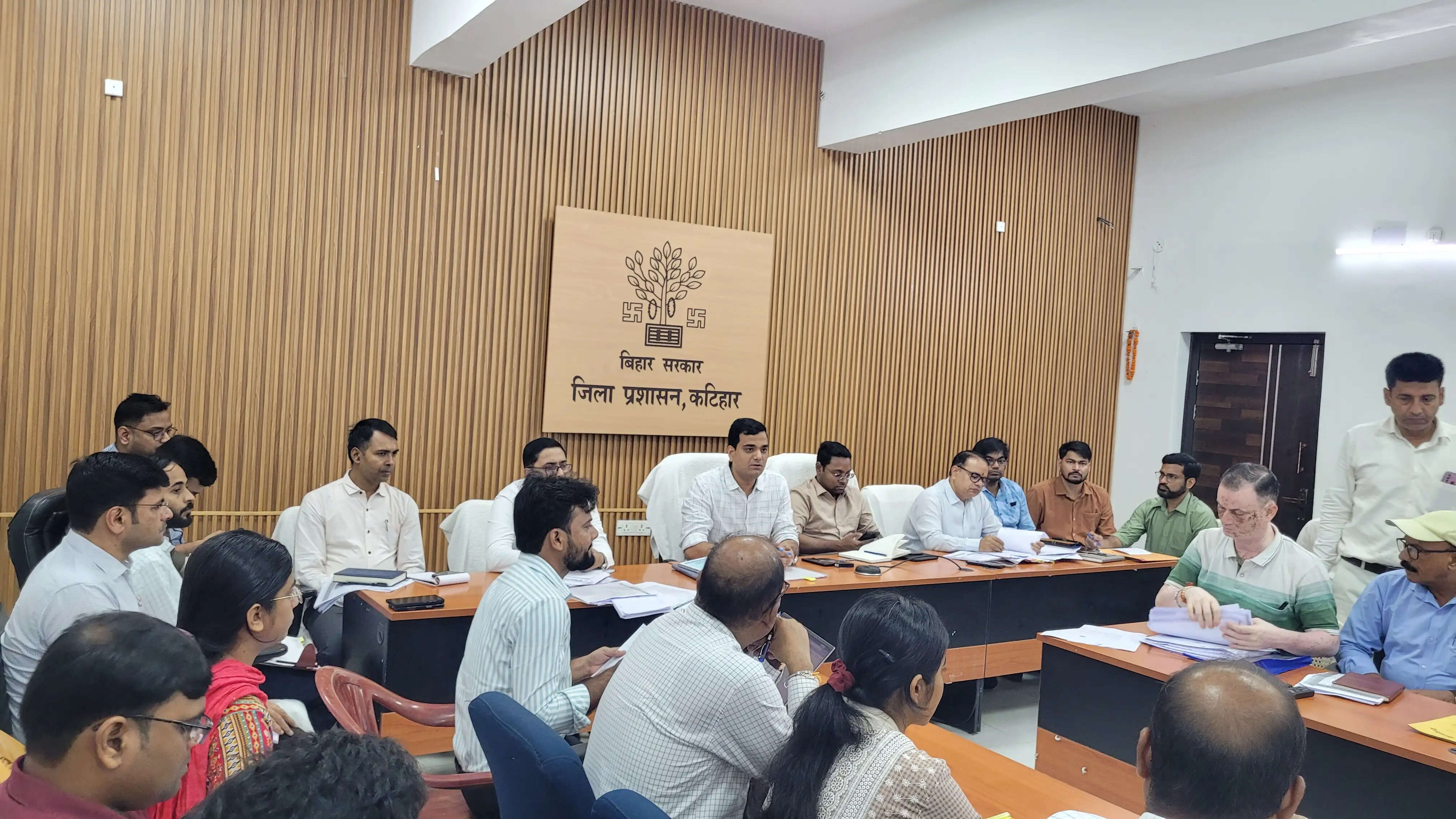 पंचायतों और वार्डों में हर माह के पहले व तीसरे मंगलवार को लगेंगे सहयोग शिविर, डीएम ने दिए त्वरित निष्पादन के निर्देश