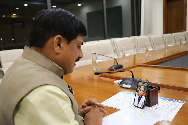 मप्रः मुख्यमंत्री डॉ. यादव ने हाईस्कूल टॉपर प्रतिभा सिहं को वीडियो कॉल पर दी बधाई