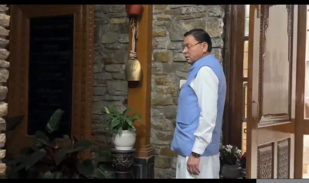 अर्थ ऑवर पर मुख्यमंत्री धामी का पर्यावरण संरक्षण का संदेश, एक घंटे बंद रहीं गैर-जरूरी लाइटें