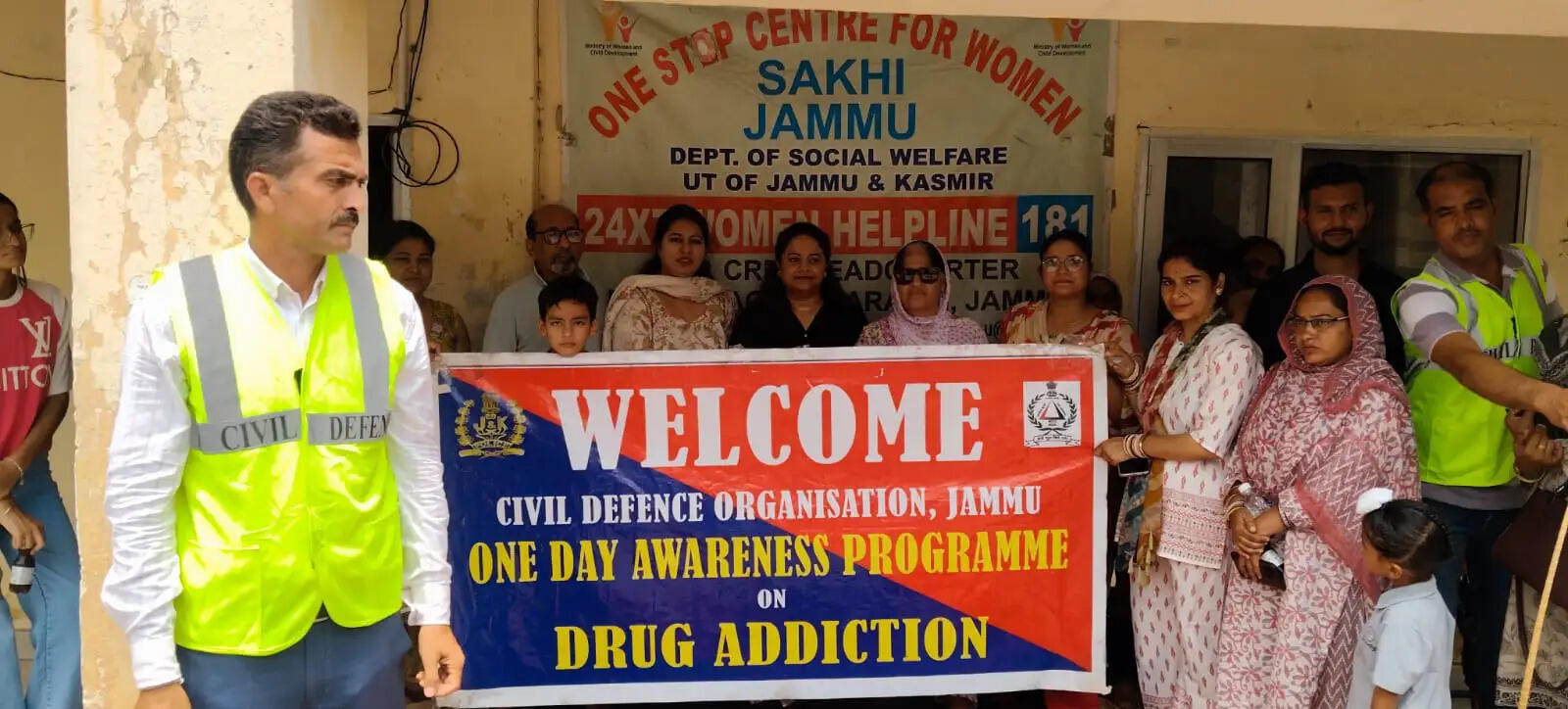 महिला कर्मचारियों को प्राथमिक उपचार, सीपीआर और अग्निशमन के दिए गए व्यावहारिक प्रशिक्षण
