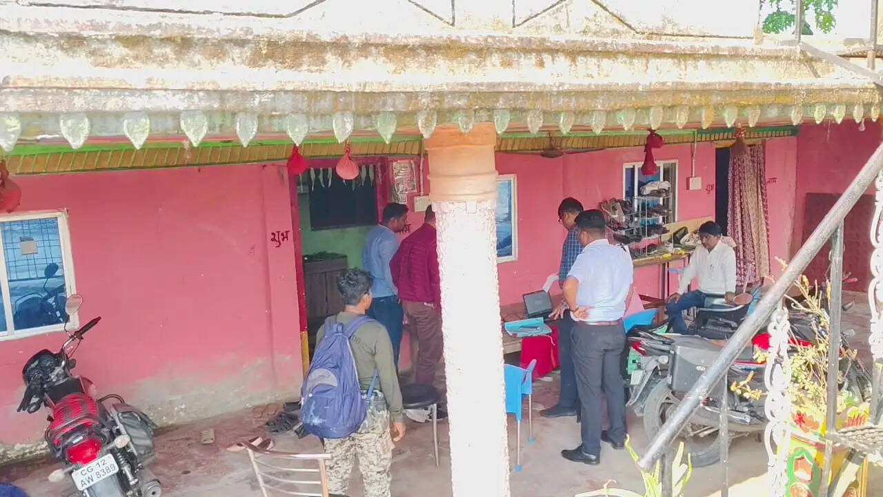 (अपडेट) सुकमा में ईओडब्ल्यू की छापेमारी में तेंदूपत्ता प्रबंधक के घर से 26 लाख रुपये से अधिक की नगद राशि मिली