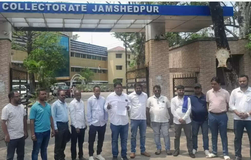 शिक्षा, स्वास्थ्य की समस्याओं को लेकर यूथ कांग्रेस ने सौंपा मांग पत्र