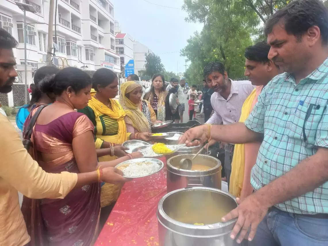 अमरनाथजी यात्रियों के लिए भंडारे का आयोजन किया