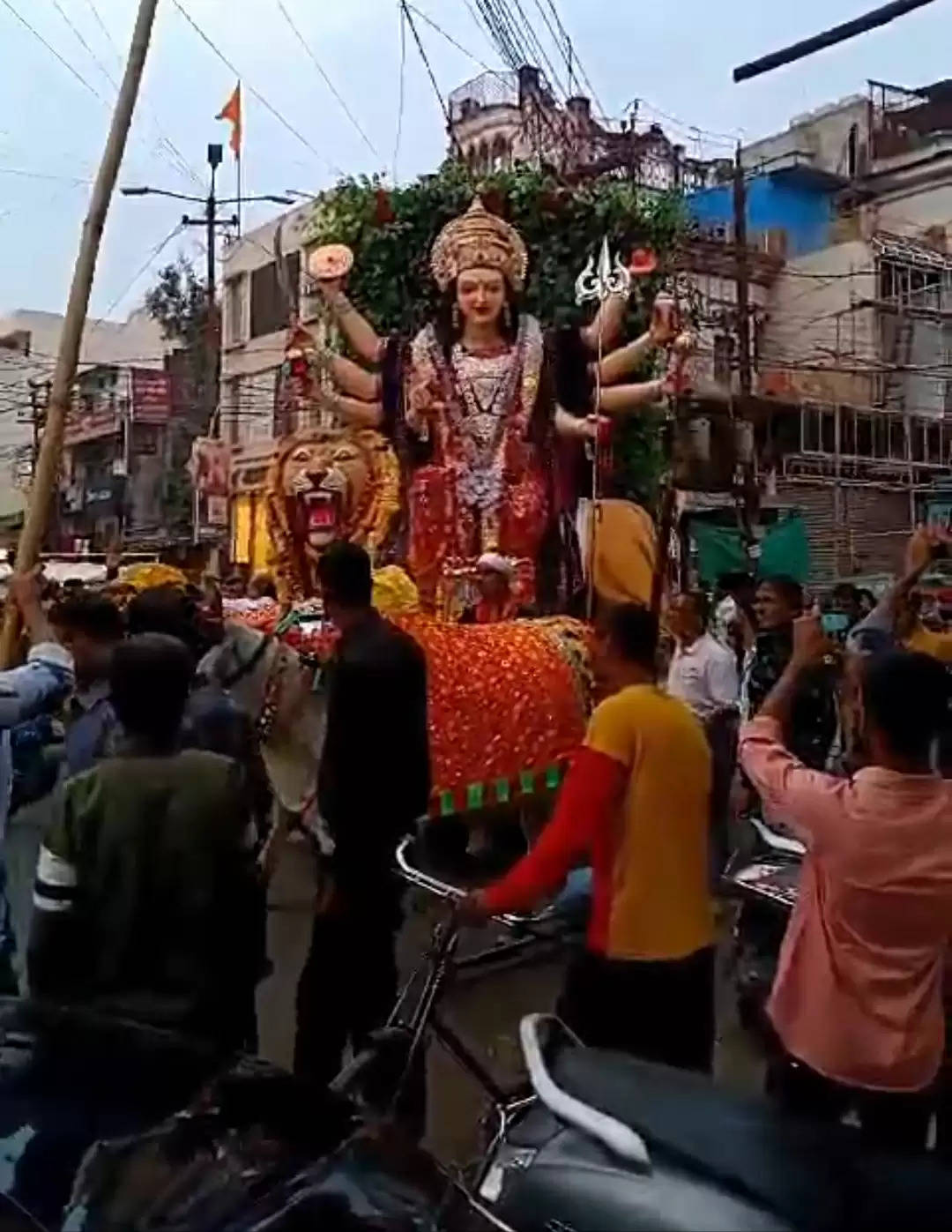 जबलपुर में ऐतिहासिक दशहरा के साथ देवी मूर्तियों का विसर्जन प्रारंभ