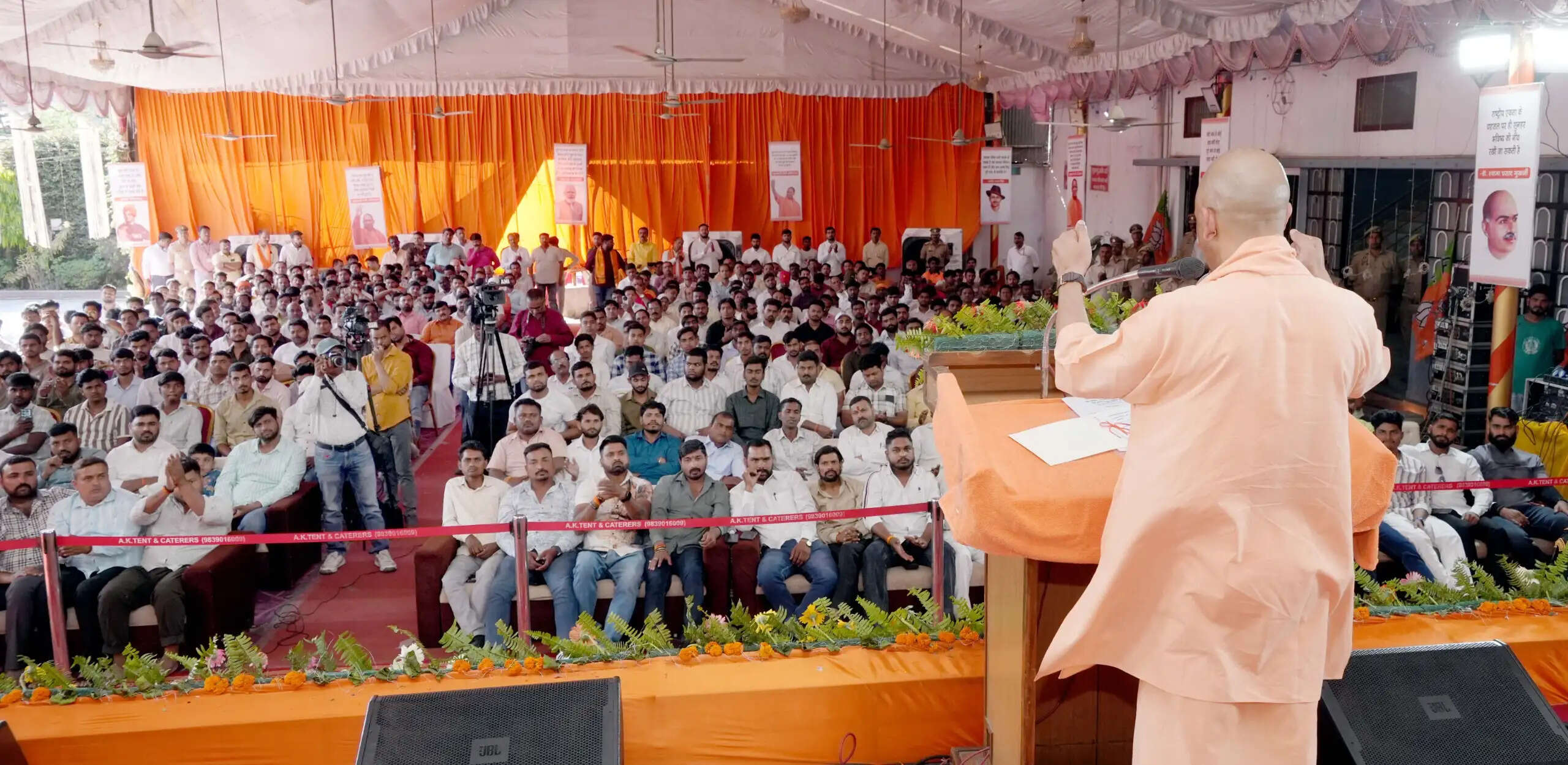 नकारात्मक नैरेटिव का मुंहतोड़ जवाब दें युवा कार्यकर्ता : सीएम योगी