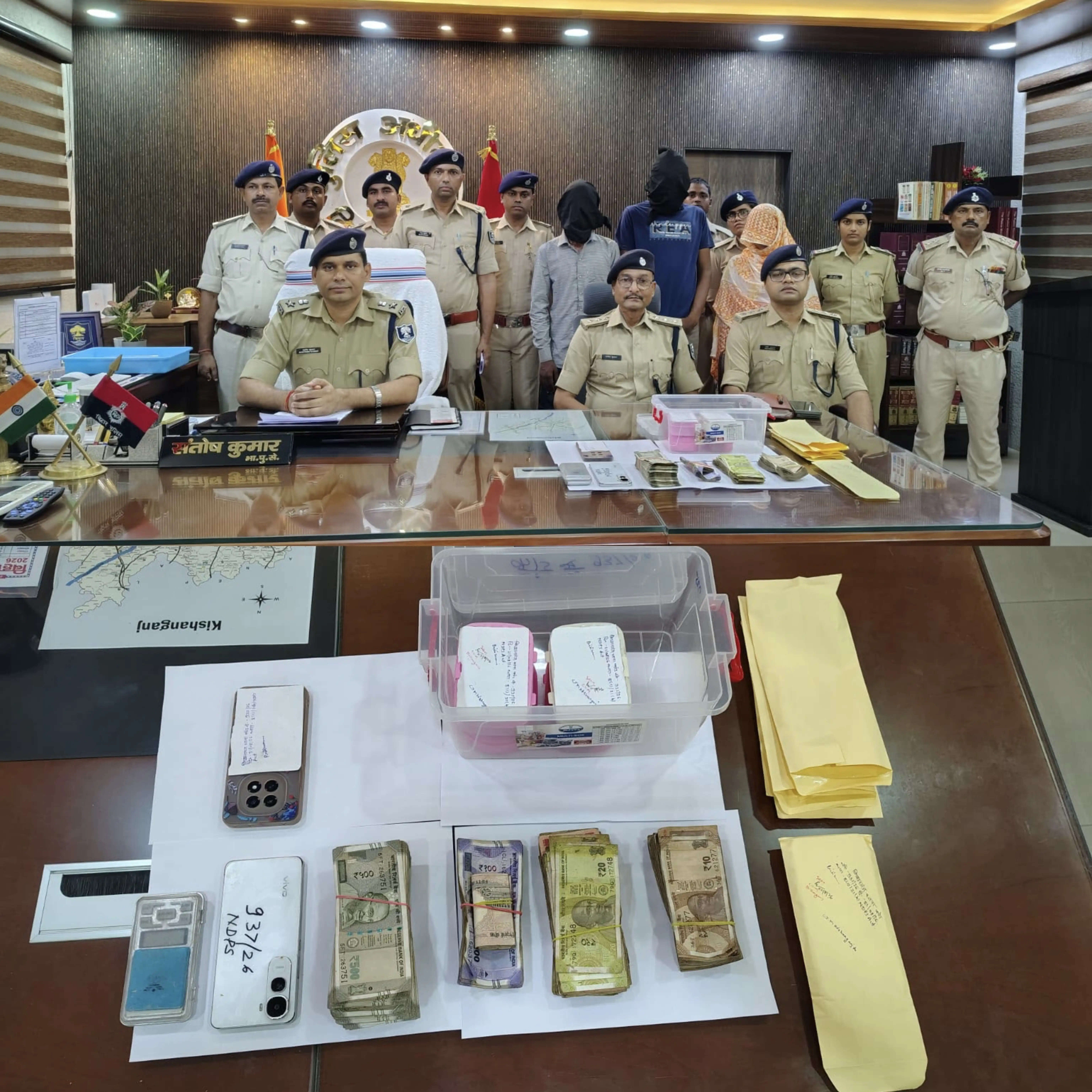 किशनगंज में नारकोटिक्स पर बड़ी कार्रवाई, 290 ग्राम हेरोइन के साथ महिला समेत तीन तस्कर गिरफ्तार