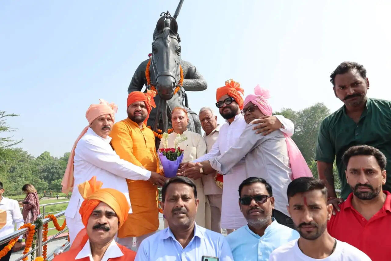 महापौर ने महाराणा प्रताप को श्रद्धांजलि अर्पित की, चरती लाल गोयल हैरिटेज पार्क का किया निरीक्षण