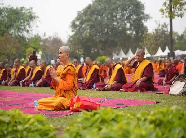 कुशीनगर से विश्व शांति का संदेश, अंतरराष्ट्रीय बौद्ध सम्मेलन में जुटे देश-विदेश से आए विद्वान