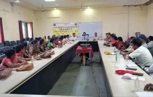 ग्राम विकास योजनाओं के प्रभावी क्रियान्वयन के लिए सरपंचों को दिया जा रहा व्यवहारिक प्रशिक्षण