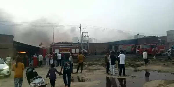 पानीपत की कॉटन फैक्ट्री में आग, चालक जिंदा जला