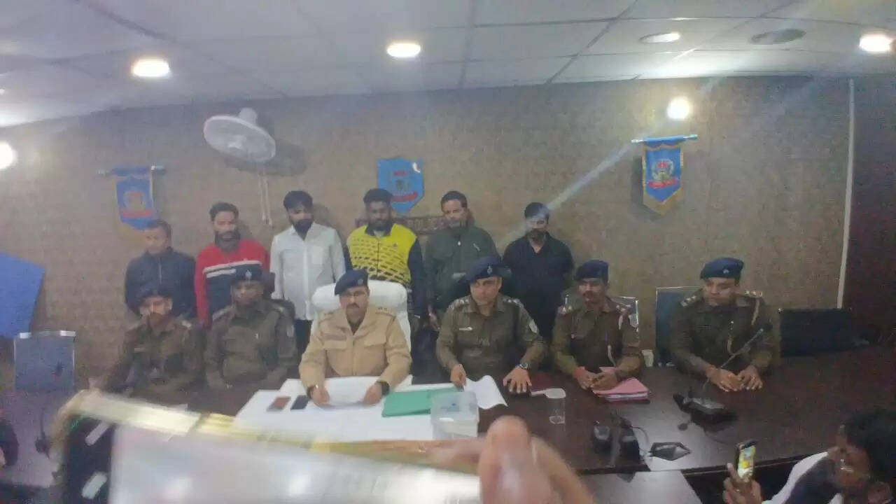 अपहरण के बाद हत्या मामले का खुलासा, मास्टरमाइंड सहित छह गिरफ्तार