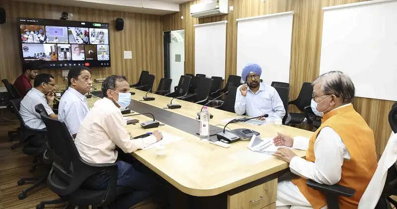 मप्र में रबी सीजन के लिये करें बिजली की पर्याप्त व्यवस्था : ऊर्जा मंत्री तोमर