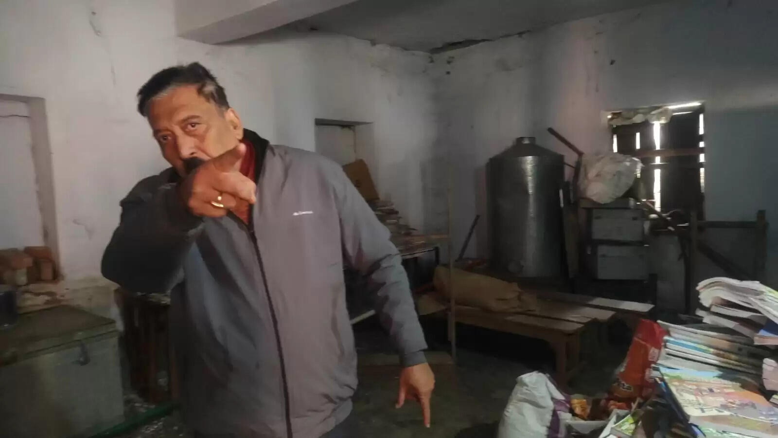 मध्य विद्यालय नूरपुर हरिजन से 10 बोरी चावल चोरी, थाने में की शिकायत