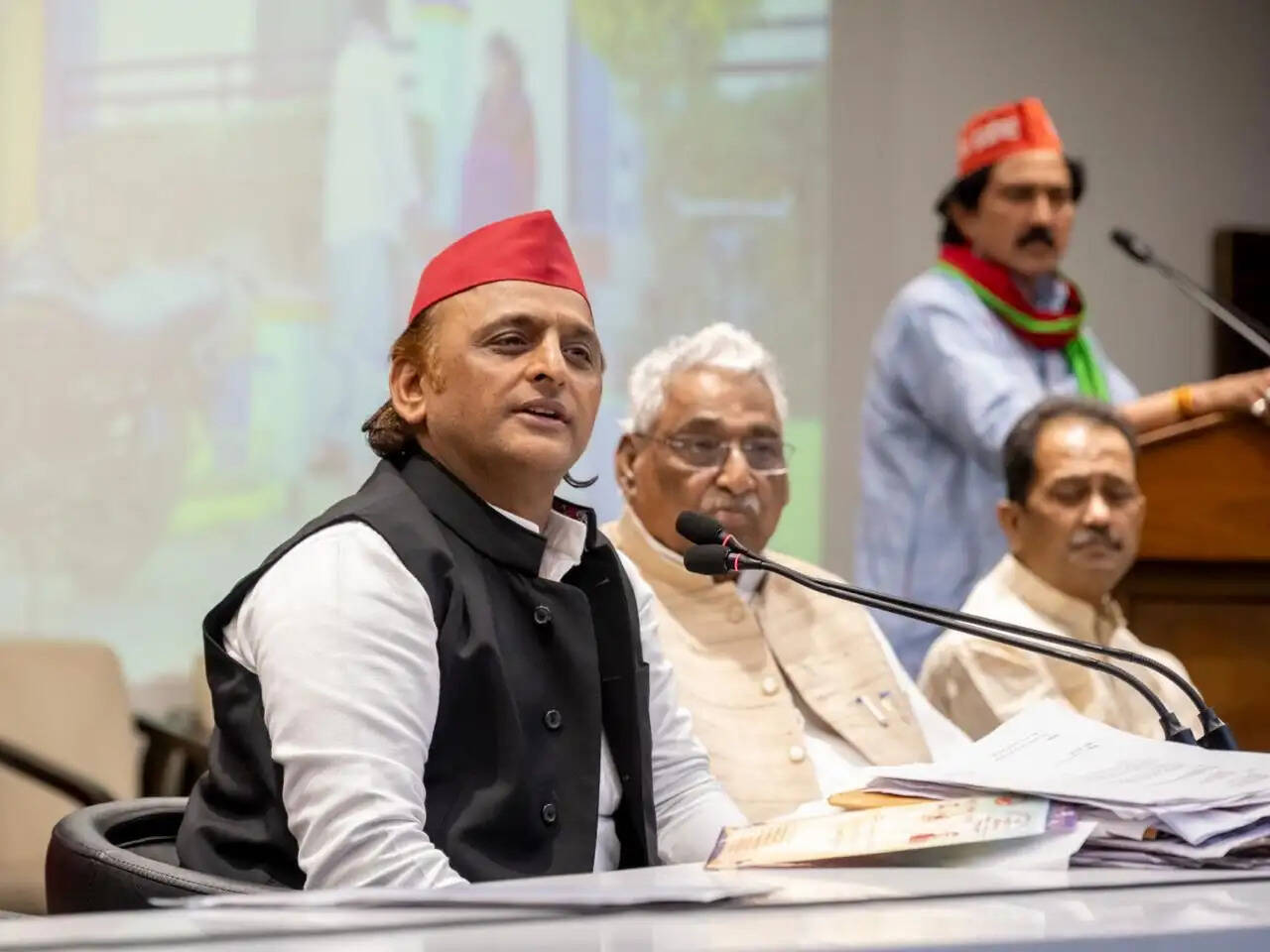 भाजपा राजनीति के साथ करती है छल, पुलिस व्यवस्था भी कर दी चौपट : अखिलेश यादव