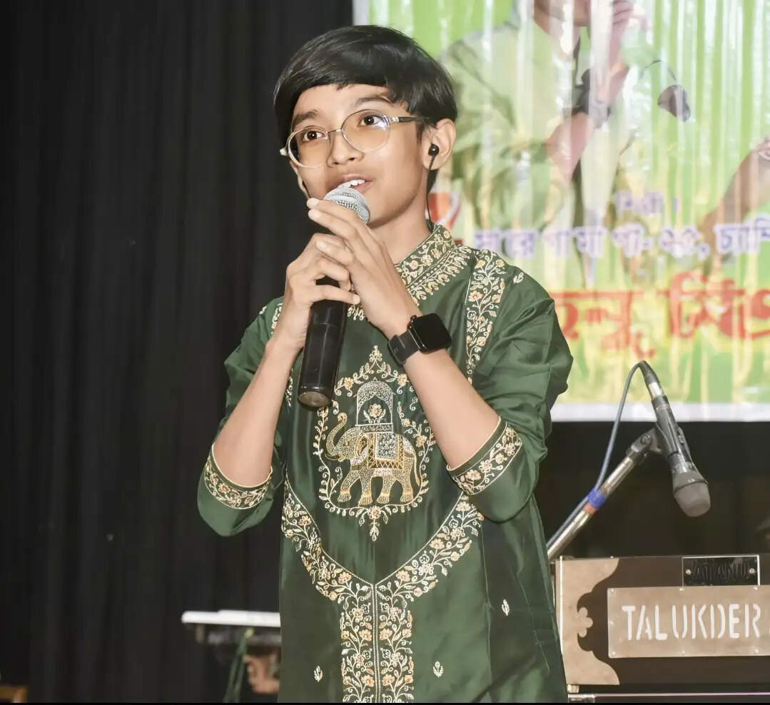 बंगाभाषी समन्वय समिति की रजत जयंती समारोह में अतनु की गीतों की धूम