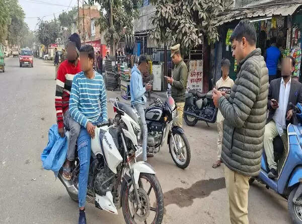 लखनऊ : यातायात नियमों का उल्लंघन करने में 163 वाहन सीज