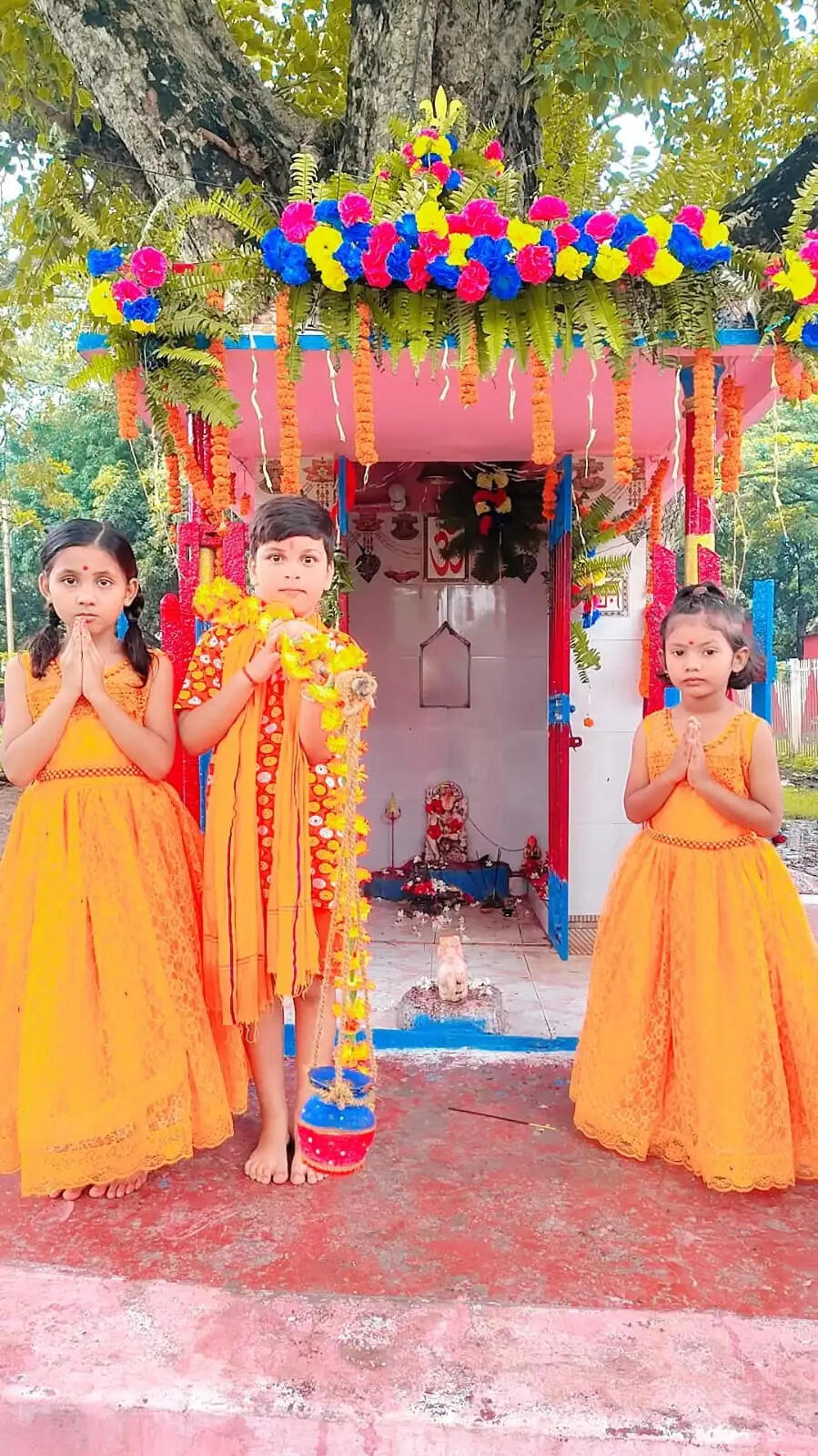 उत्साहपूर्वक मनाया गया ग्रीन डे व सावन महोत्सव