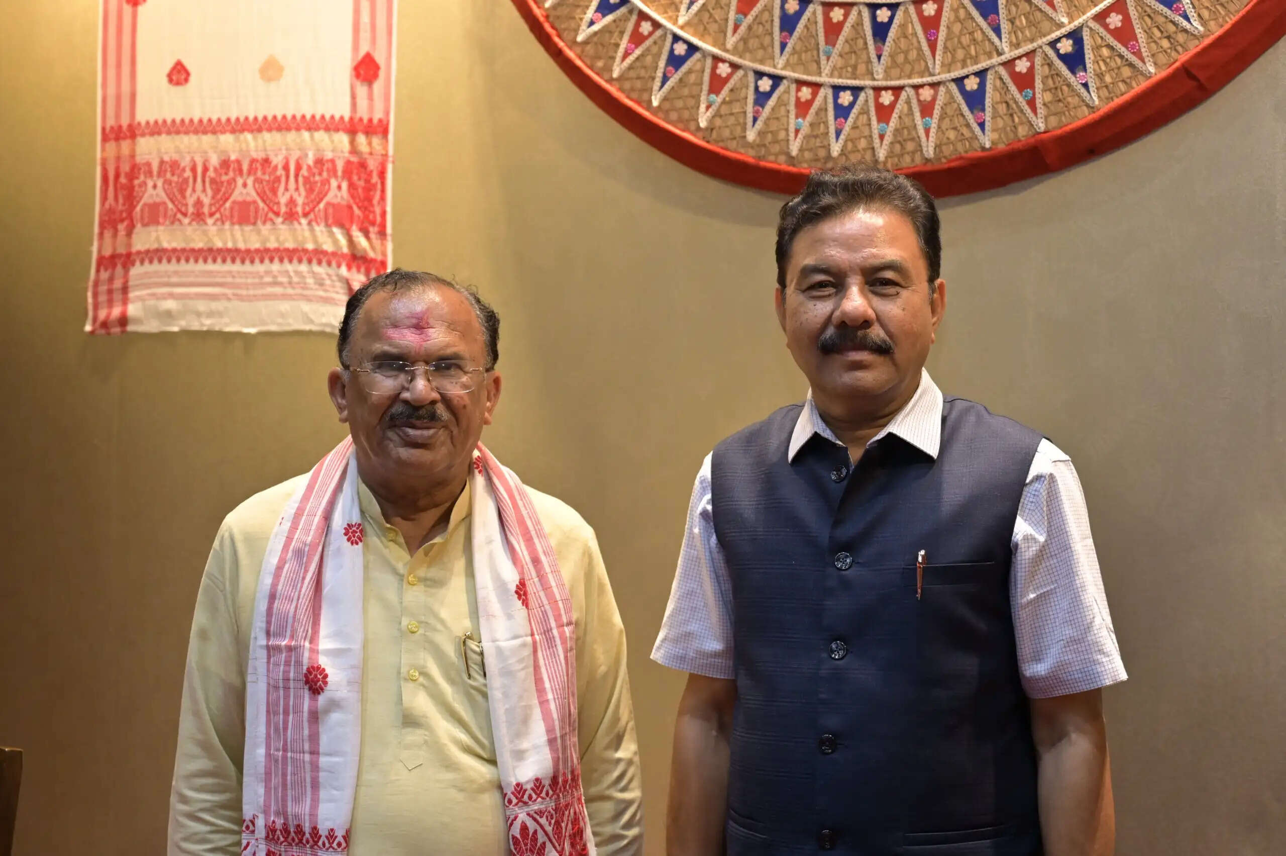 असम दौरे पर विधानसभा अध्यक्ष देवनानी, मुख्यमंत्री हिमंता बिस्वा सरमा और स्पीकर रंजीत दास से की मुलाकात