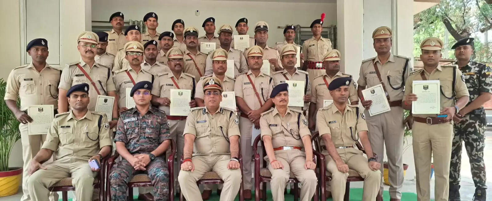 शाहबाद पुलिस प्रक्षेत्र के 35 पुलिस अधिकारी और पांच नागरिक हुए सम्मानित