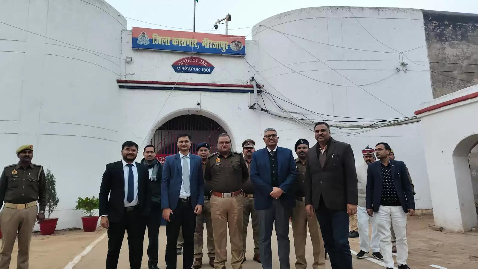मीरजापुरः जेल से किशोर गृह तक प्रशासन का सख्त पहरा