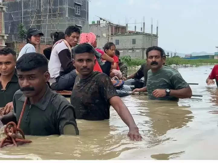 मणिपुर के बाढ़ प्रभावित इलाकों में राहत और बचाव कार्य युद्धस्तर पर जारी