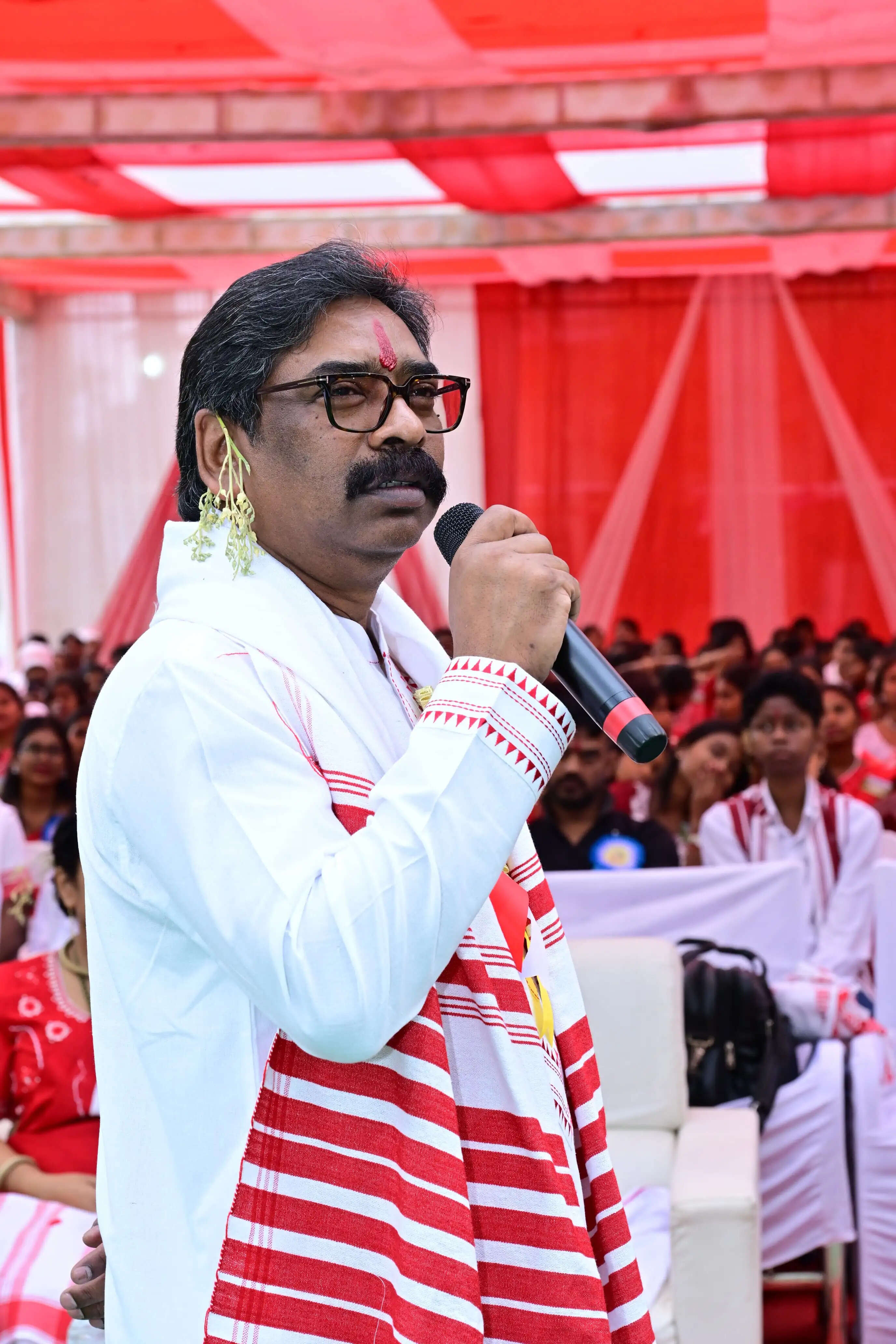 सरहुल महोत्सव में शामिल हुए मुख्यमंत्री हेमन्त सोरेन, प्रकृति संरक्षण का दिया संदेश