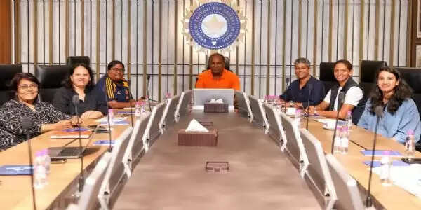 महिला वनडे विश्व कप 2025: शैफाली वर्मा टीम से बाहर, रेनुका ठाकुर की हुई वापसी