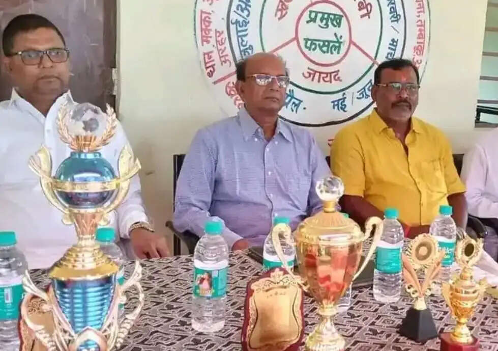 प्रतिभावान छात्र-छात्राओं को मेडल व प्रशस्ति पत्र देकर किया गया सम्मानित