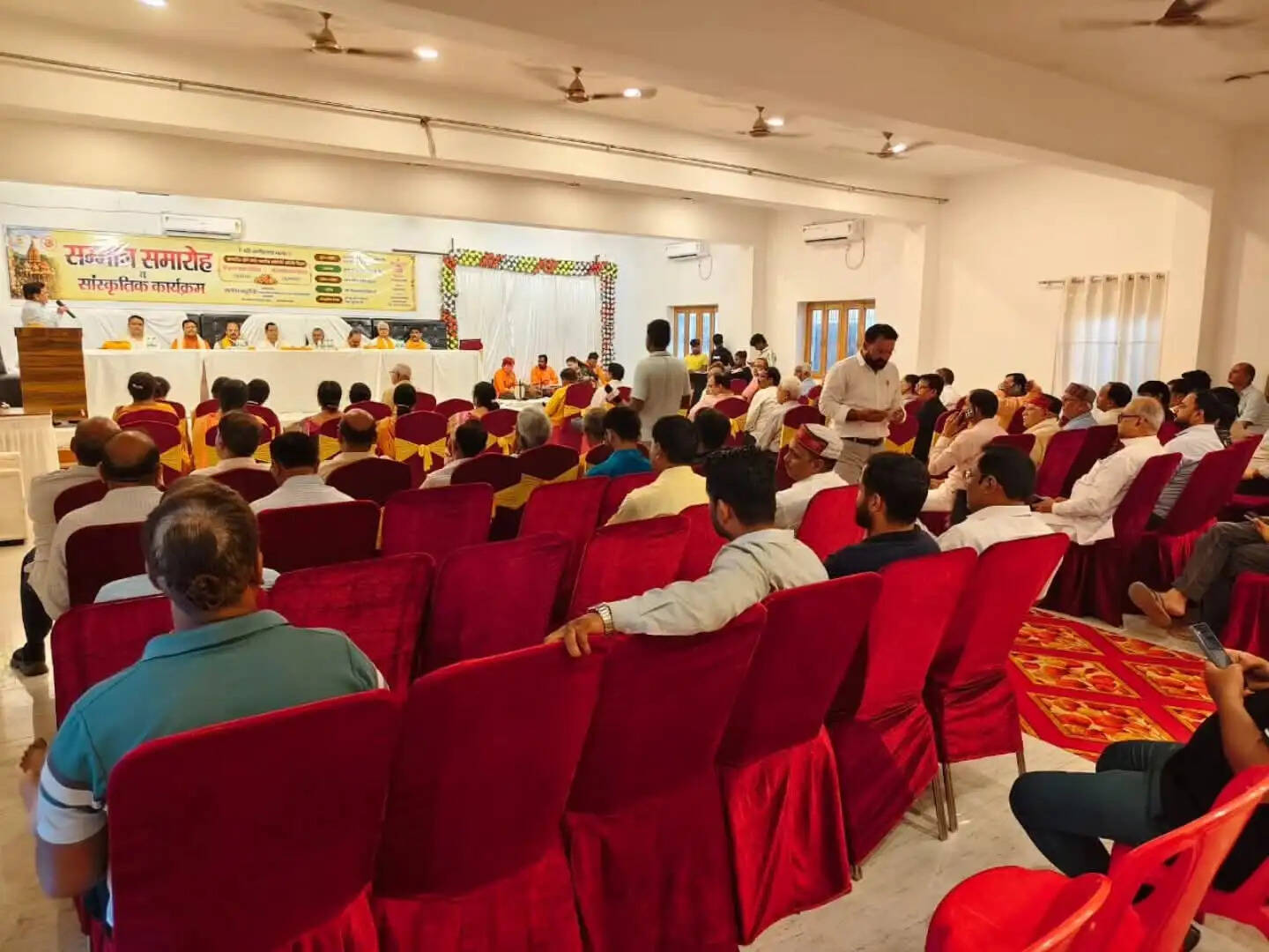 विदेशों में गूंज रही विंध्य की संस्कृति, एनआरआई दीक्षित बंधुओं का हुआ सम्मान