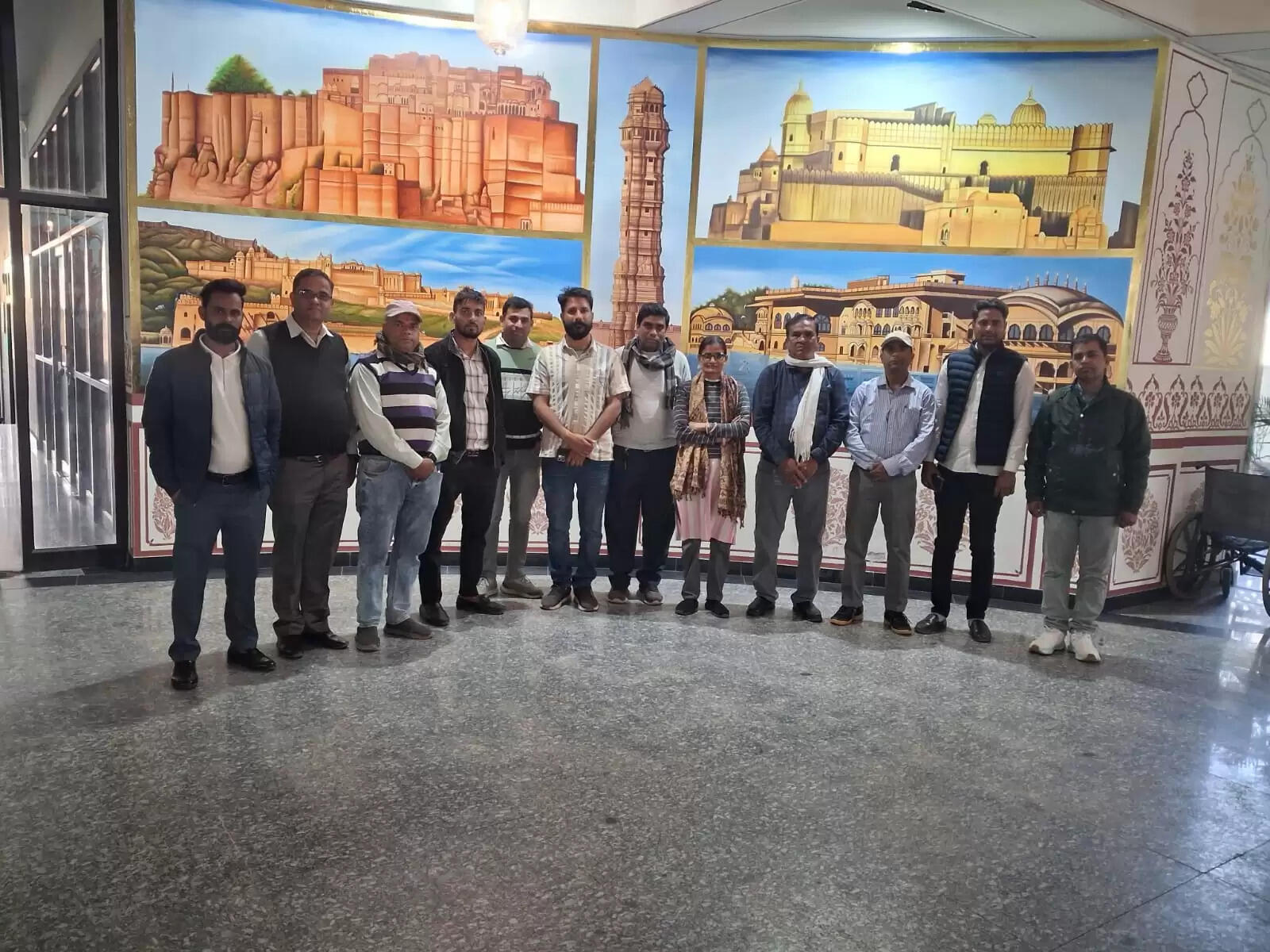 पर्यटक गाइड्स ने सौंपा 26 सूत्रीय मांगों का ज्ञापन: बजट में अनदेखी पर दी आंदोलन की चेतावनी