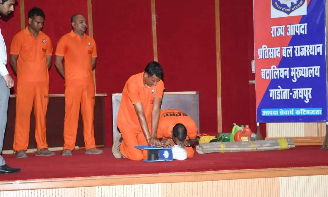 एचसीएम रीपा में एसडीआरएफ का लाइव रेस्क्यू डेमो : प्रशिक्षु अधिकारियों को दिए आपदा प्रबंधन के गुर