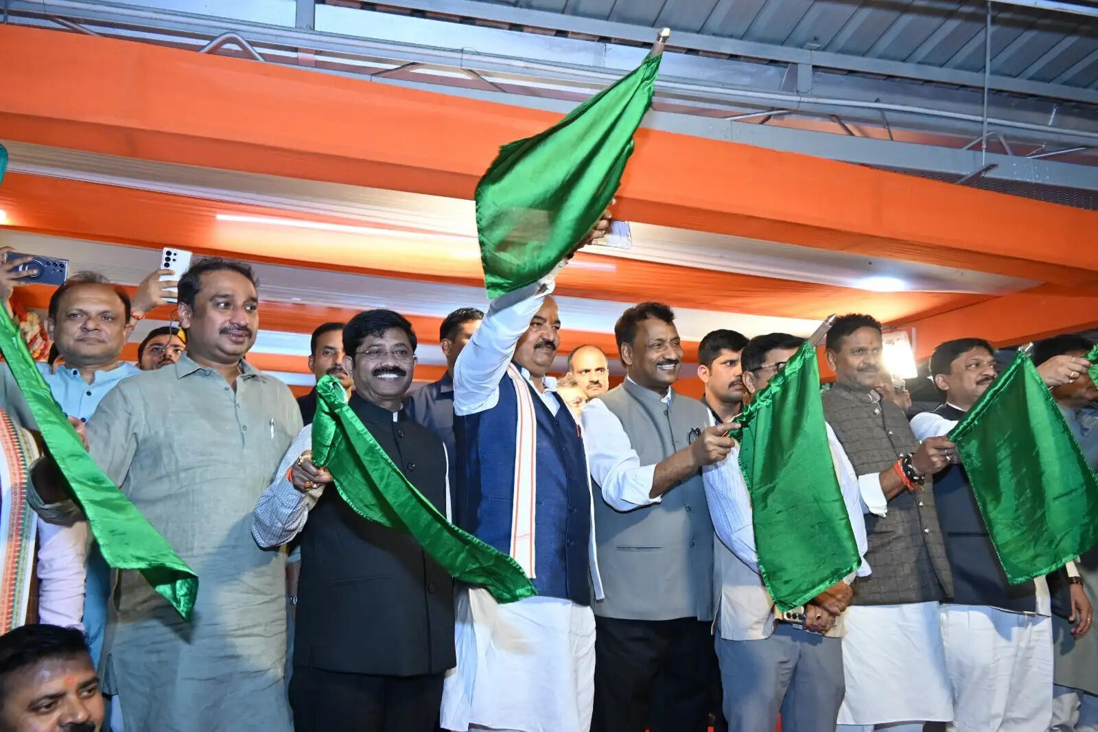 मेमू ट्रेन से छात्रों, अधिवक्ताओं और व्यापारियों को मिलेगी बड़ी सुविधा, बचेगा समय और धन : केशव मौर्य