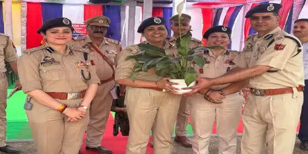 डीआईजी निशा नथ्याल का 19वीं आईआर बटालियन मुख्यालय कठुआ दौरा, कार्यप्रणाली की समीक्षा