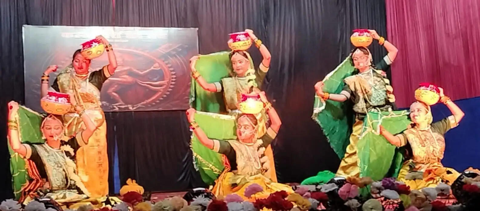 कलाकारों का मंच के जरिए नवोदित प्रतिभाओं को मिला सशक्त मंच